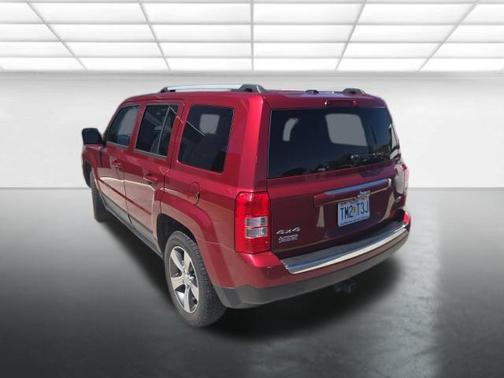 Granite Crystal Metallic Clearcoat 2016 Jeep Patriot High Altitude