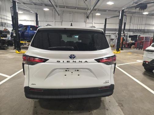 2022 Toyota Sienna XLE