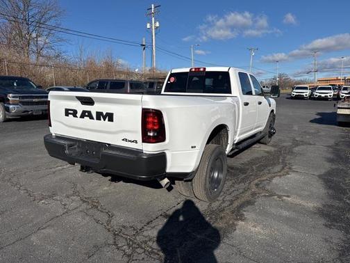 2026 RAM 3500 Tradesman Crew Cab 4x4 8' Box