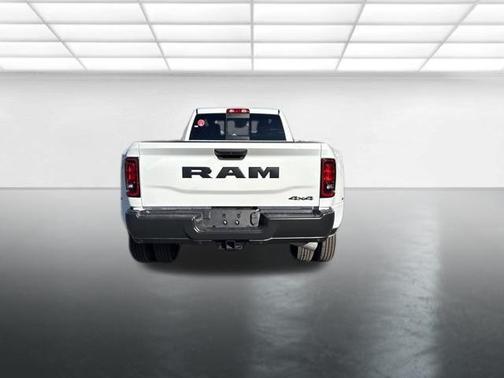 2026 RAM 3500 Tradesman Crew Cab 4x4 8' Box