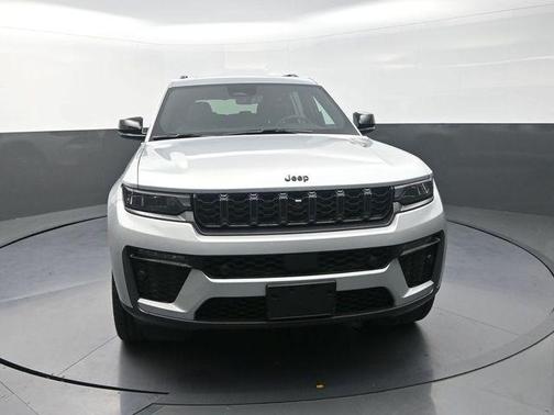 Silver Zynith 2026 Jeep Grand Cherokee Limited