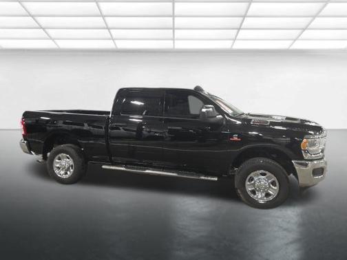 2024 RAM 2500 Tradesman Crew Cab 4x4 6'4' Box