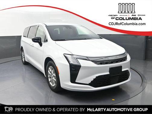 Bright White Clearcoat 2027 Chrysler Pacifica L