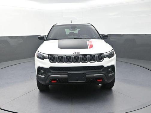 Bright White Clearcoat 2026 Jeep Compass Trailhawk