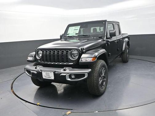 Black Clearcoat 2026 Jeep Gladiator Sport S