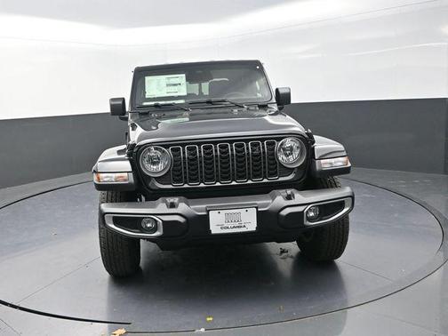 Black Clearcoat 2026 Jeep Gladiator Sport S