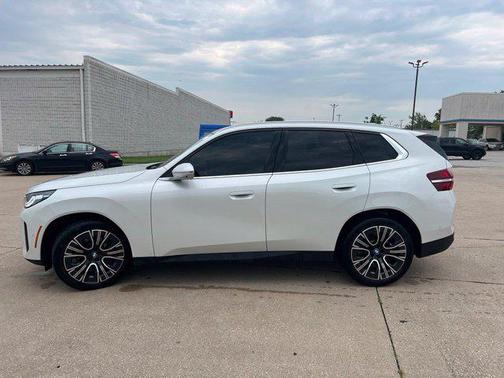 Mineral White Metallic 2025 BMW X3 30 xDrive