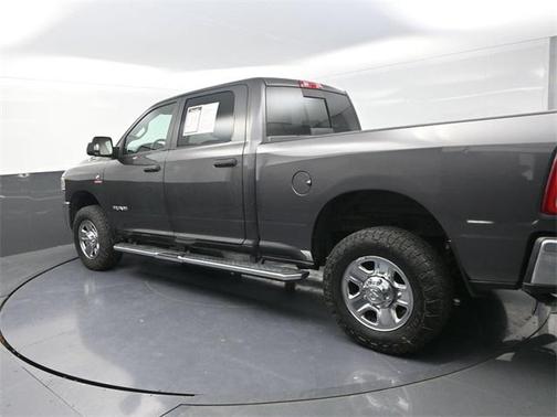 2020 RAM 2500 Tradesman Crew Cab 4X4 6'4' Box