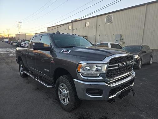 2020 RAM 2500 Tradesman Crew Cab 4X4 6'4' Box