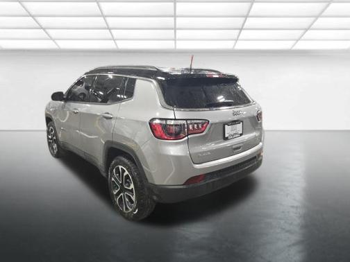 Baltic Gray Metallic Clearcoat 2024 Jeep Compass Limited