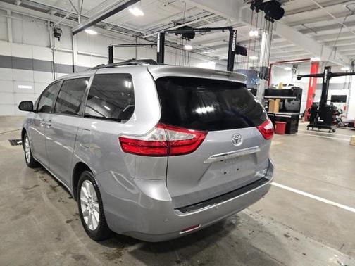 2017 Toyota Sienna Limited Premium