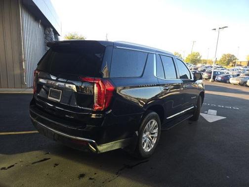 2022 GMC Yukon SLT
