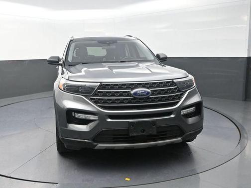 Carbonized Gray Metallic 2022 Ford Explorer XLT