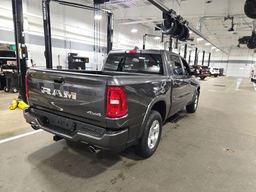 Granite Crystal Metallic Clearcoat 2025 RAM 1500 Big Horn/Lone Star