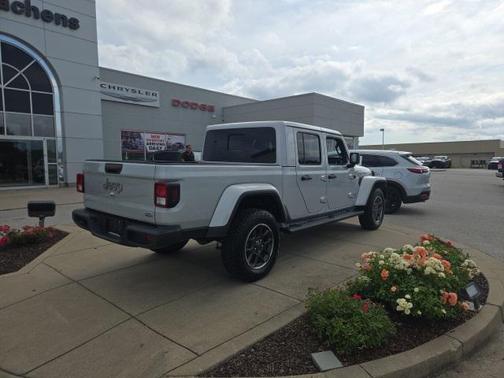 2023 Jeep Gladiator Overland