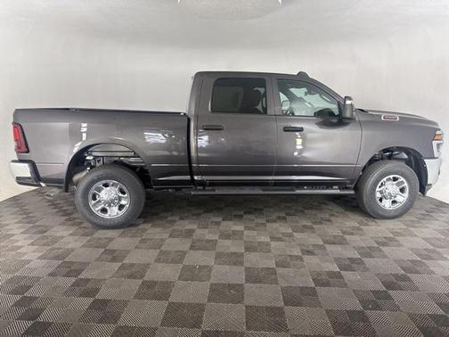 2025 RAM 2500 Tradesman Crew Cab 4x4 6'4' Box