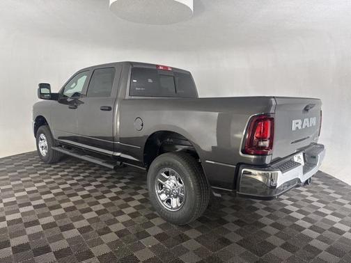 2025 RAM 2500 Tradesman Crew Cab 4x4 6'4' Box
