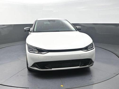 Snow White Pearl 2023 Kia EV6 Wind