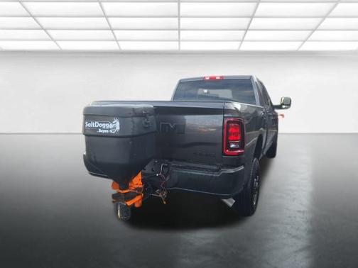 2026 RAM 2500 Tradesman Crew Cab 4x4 6'4' Box