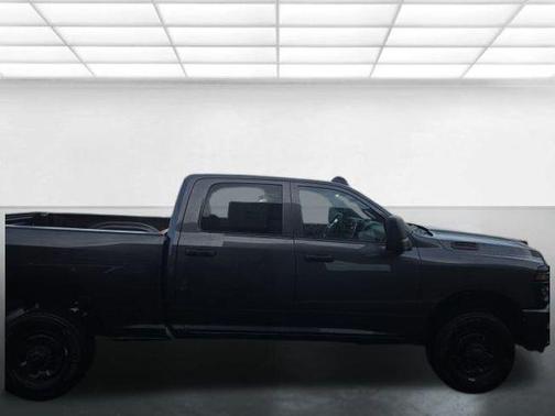 2026 RAM 2500 Tradesman Crew Cab 4x4 6'4' Box