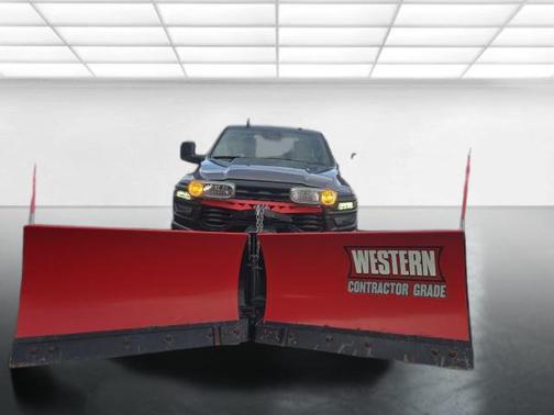 2026 RAM 2500 Tradesman Crew Cab 4x4 6'4' Box