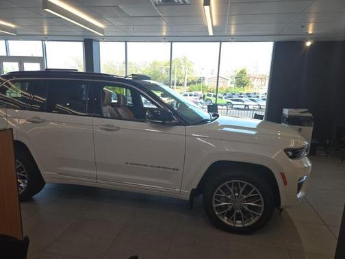 2025 Jeep Grand Cherokee Summit