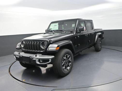 Black Clearcoat 2026 Jeep Gladiator Sahara 4x4