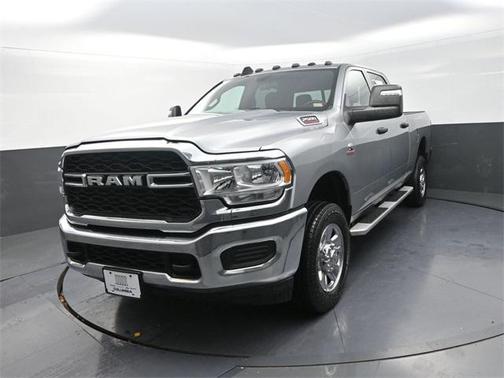 2024 RAM 2500 Tradesman Crew Cab 4x4 6'4' Box