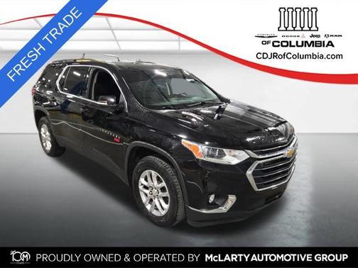 Mosaic Black Metallic 2021 Chevrolet Traverse LT Cloth