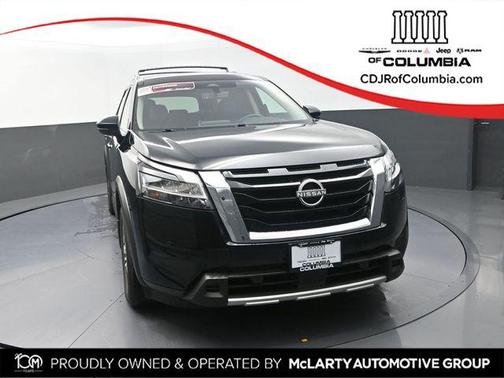 Super Black 2024 Nissan Pathfinder SL 4WD