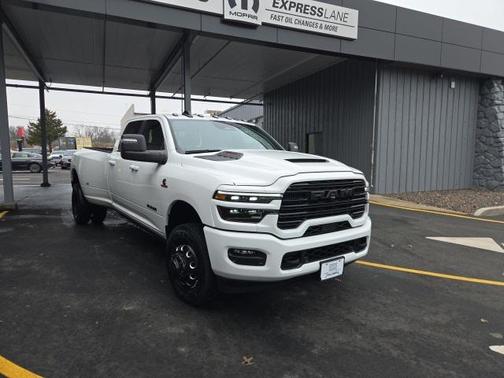 2026 RAM 3500 Laramie Crew Cab 4x4 8' Box