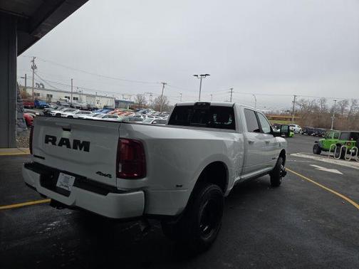 2026 RAM 3500 Laramie Crew Cab 4x4 8' Box