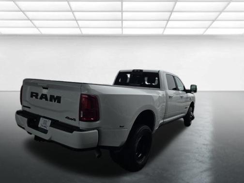 2026 RAM 3500 Laramie Crew Cab 4x4 8' Box