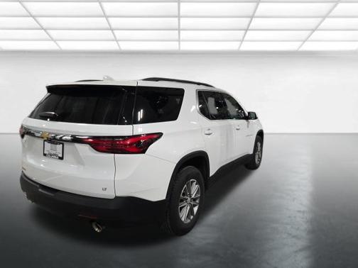 Summit White 2023 Chevrolet Traverse LT Cloth