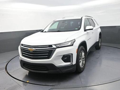 Summit White 2023 Chevrolet Traverse LT Cloth