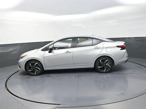 Brilliant Silver Metallic 2024 Nissan Versa 1.6 S