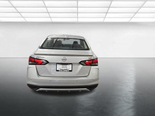 Brilliant Silver Metallic 2024 Nissan Versa 1.6 S