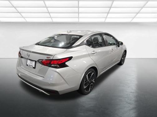 Brilliant Silver Metallic 2024 Nissan Versa 1.6 S