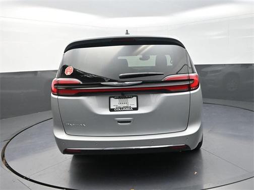 2026 Chrysler Pacifica L