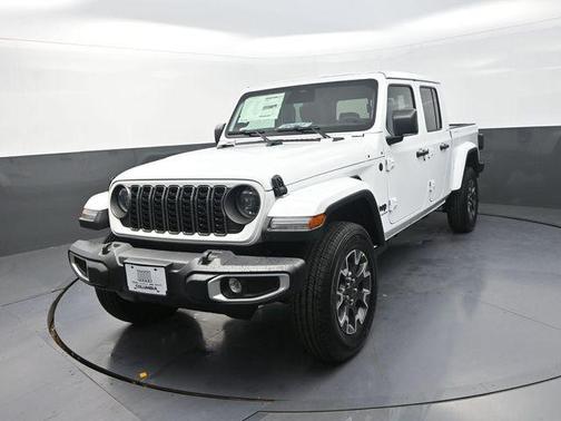 Bright White Clearcoat 2026 Jeep Gladiator Sahara 4x4