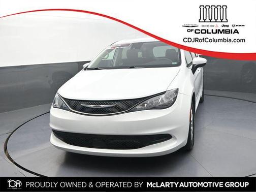 Bright White Clearcoat 2023 Chrysler Voyager LX