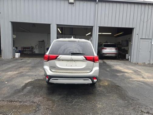 2019 Mitsubishi Outlander ES