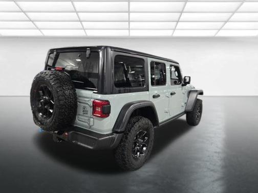 Earl Clearcoat 2024 Jeep Wrangler 4xe Willys