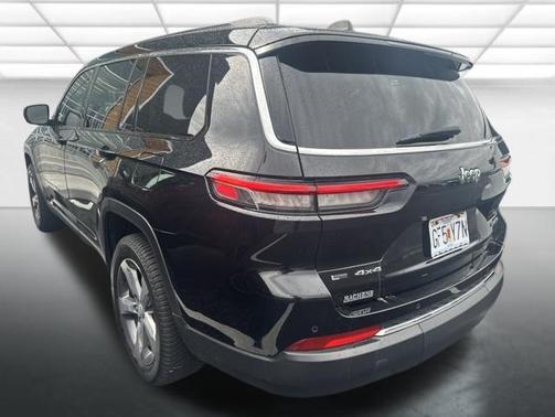 Diamond Black Crystal Pearlcoat 2022 Jeep Grand Cherokee L Limited