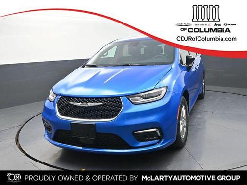 Hydro Blue Pearlcoat 2026 Chrysler Pacifica L