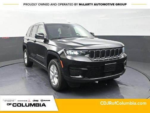 Diamond Black Crystal Pearlcoat 2026 Jeep Grand Cherokee Laredo