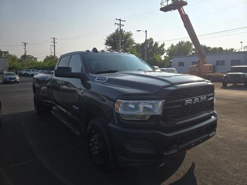 2021 RAM 3500 Tradesman Crew Cab 4x4 8' Box