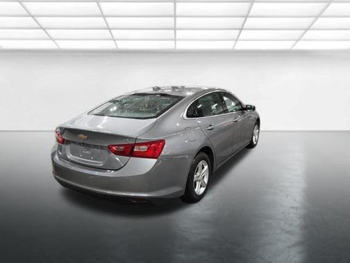 Sterling Gray Metallic 2024 Chevrolet Malibu FWD 1LT