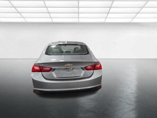 Sterling Gray Metallic 2024 Chevrolet Malibu FWD 1LT