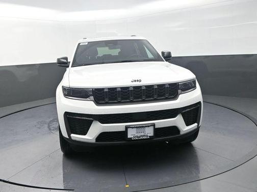 Bright White Clearcoat 2026 Jeep Grand Cherokee Altitude